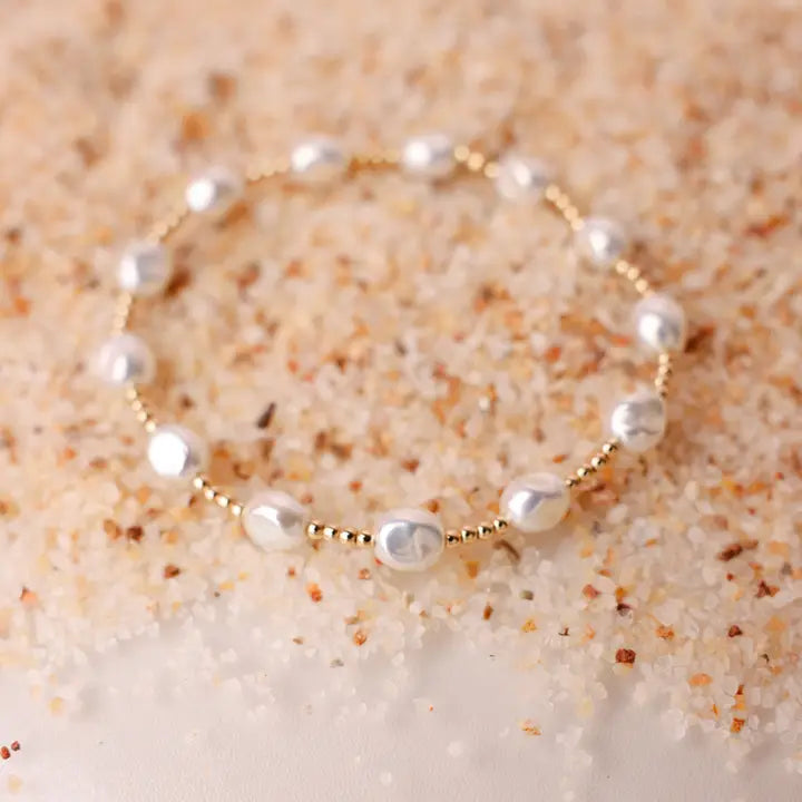 Bri Pearl Bracelet in Gold