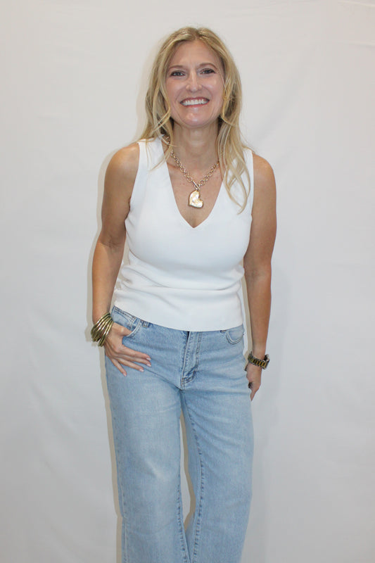 Sleeveless V-neck Sweater Top: White