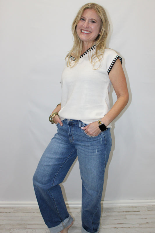 V-Neck Striped Sleeveless Sweater Vest: White