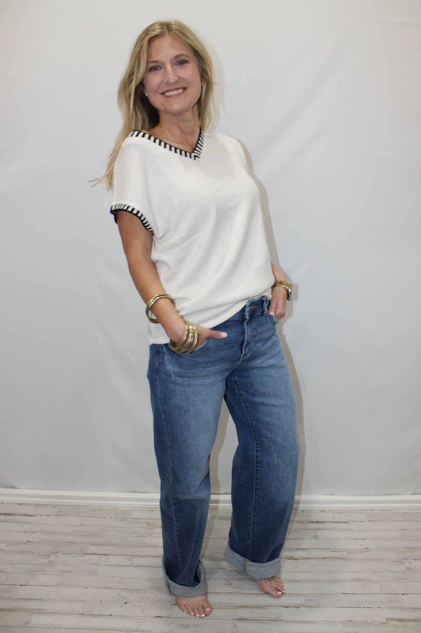 V-Neck Striped Sleeveless Sweater Vest: White